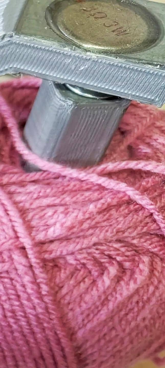 Organiseur de crochet et dévidoir de laine imprimé en 3D