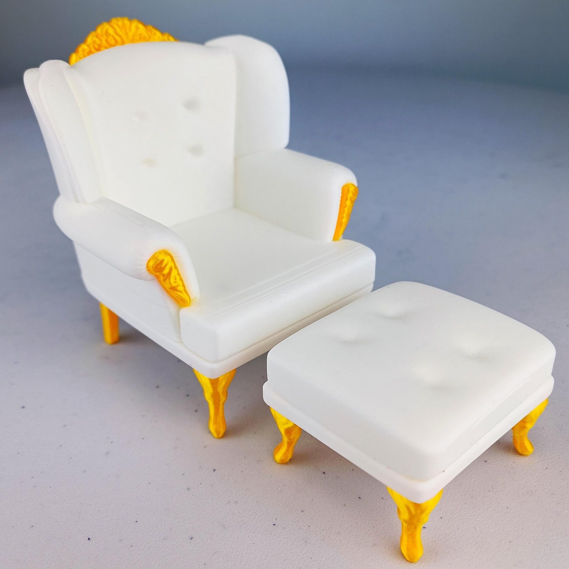 Canapé et pouf victoriens 1:12 imprimés en 3D